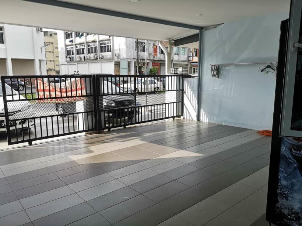 Hom2Rex Kuching Homestay Taman Timberland Eksteriør bilde