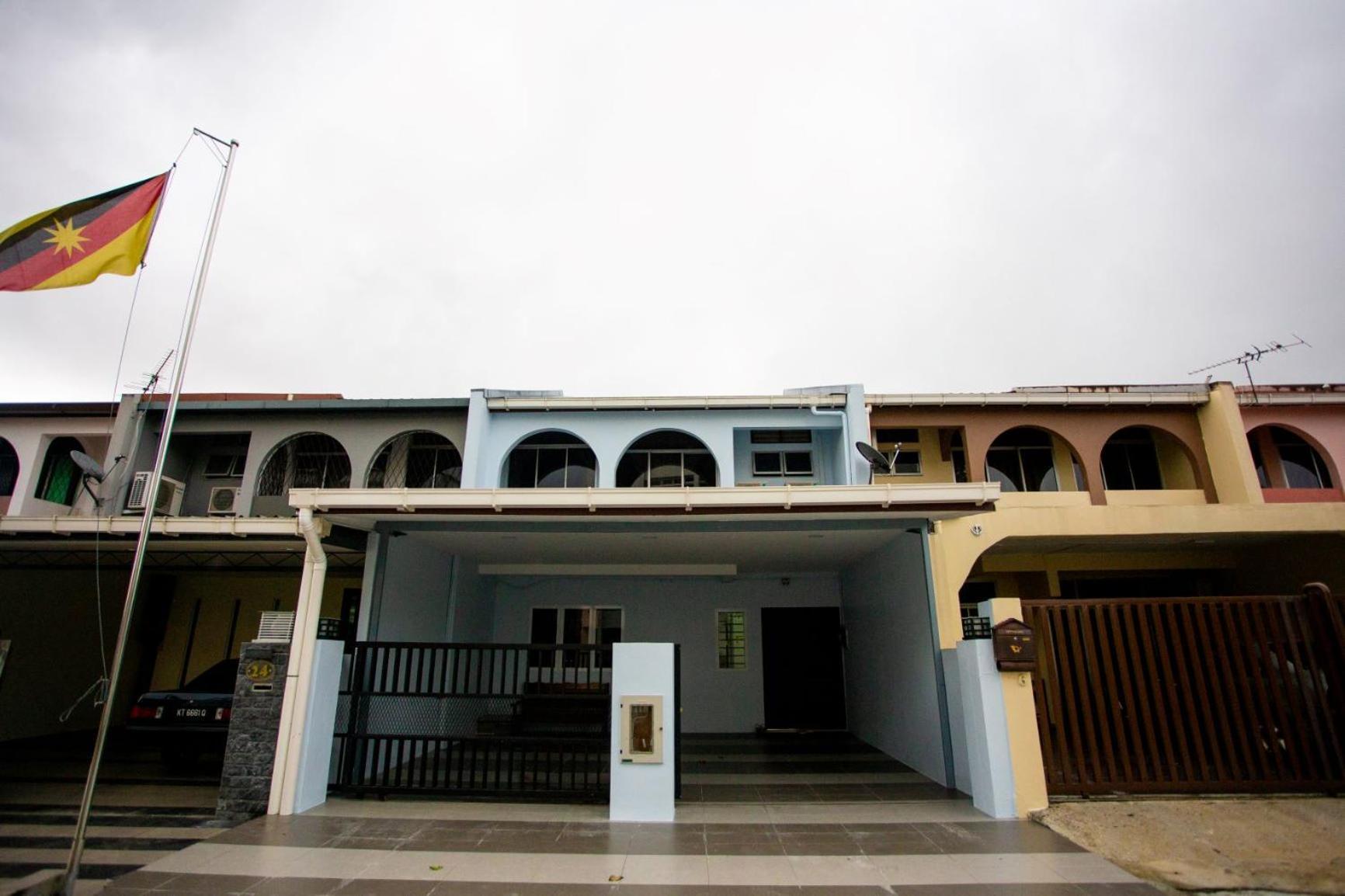 Hom2Rex Kuching Homestay Taman Timberland Eksteriør bilde