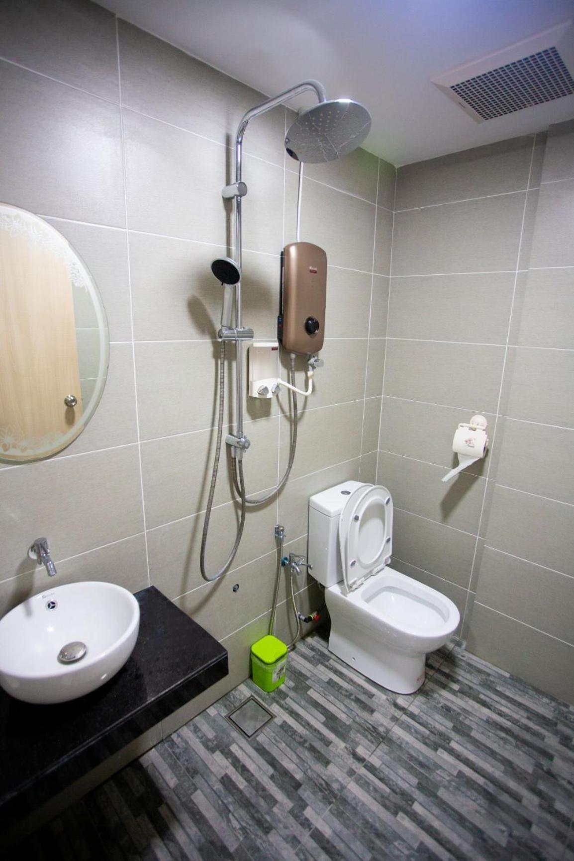 Hom2Rex Kuching Homestay Taman Timberland Eksteriør bilde